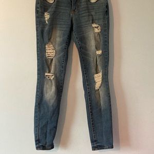 Low-rise Aeropostale ripped skinny jeans